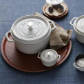 Garnek żeliwny Cocotte 20cm 2,2l kwiat wiśni - 12