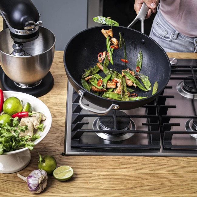 Forged Hardened Aluminium Wok 30cm