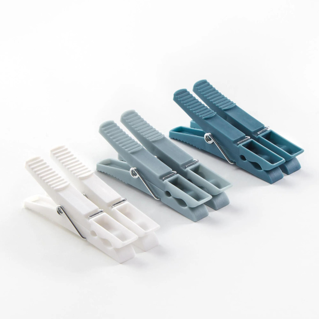 Set of 24 laundry pegs