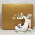 Figurine - Playtime with a Pet - 6