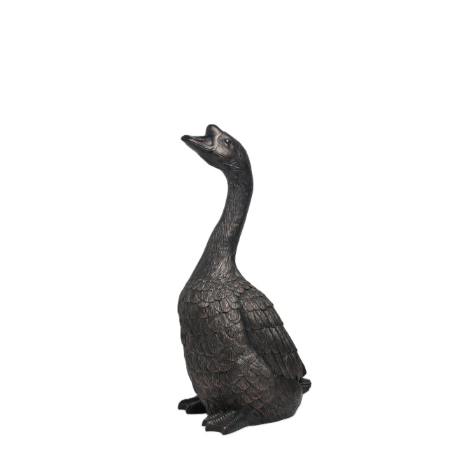 Figurka siedząca gęś 66,7x35x25,7cm czarna