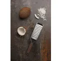 Master Series Set of 2 Graters, Extra Coarse and Blade - 4