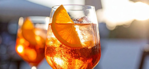 Aperol Spritz i włoskie aperitivo - jak stworzyć klimat włoskiego lata w swoim domu